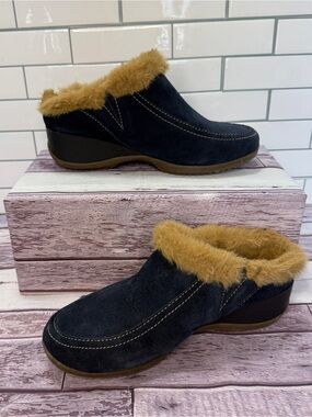 Women’s Sporto Navy Blue Suede Gabby fur trimmed slip on clog